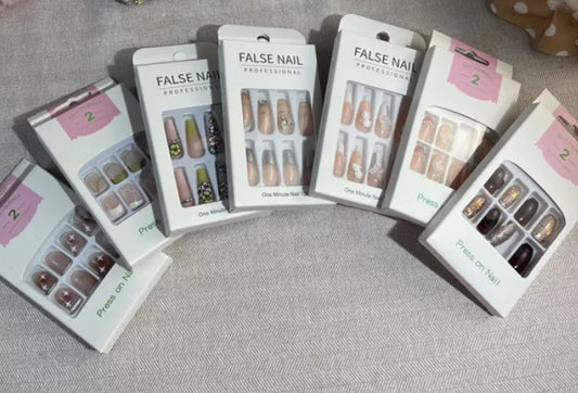 7-Pack Naglar – Maxa Stilen till Bästa Pris!”